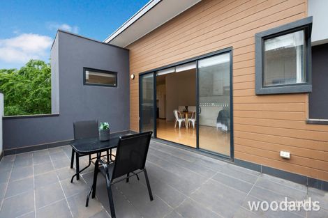 Property photo of 11 Aviary Grove Thornbury VIC 3071