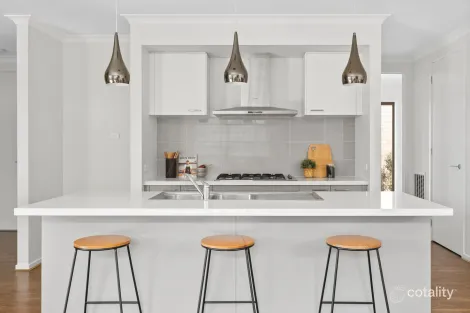 Property photo of 51 Hedge Street Armstrong Creek VIC 3217