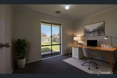 Property photo of 11 Cosmos Court Whittington VIC 3219