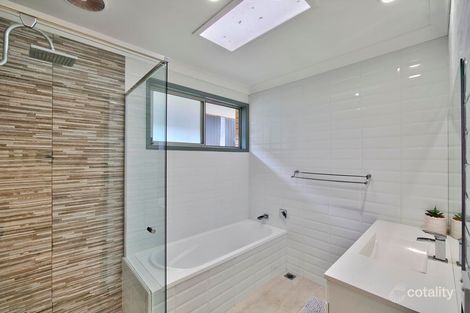 Property photo of 8 Garland Avenue Killarney Vale NSW 2261