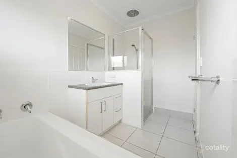 Property photo of 2 Bronson Street White Rock QLD 4868