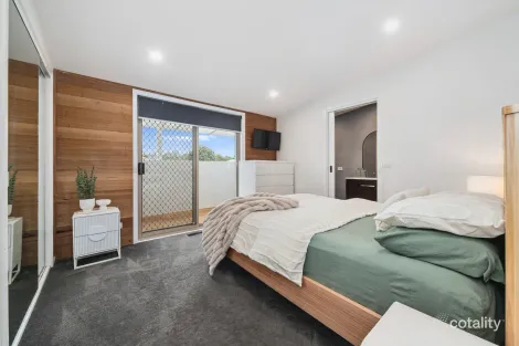 Property photo of 18 Clairmont Close Somerville VIC 3912