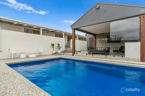 Property photo of 18 Clairmont Close Somerville VIC 3912