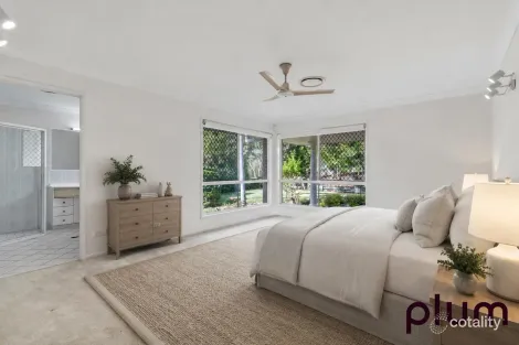 Property photo of 17 Boyd Terrace Brookfield QLD 4069