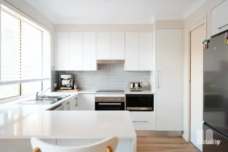 Property photo of 80 Auklet Road Mount Hutton NSW 2290