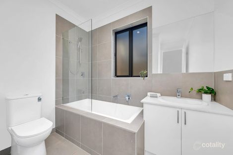 Property photo of 41 Rochford Drive Donnybrook VIC 3064