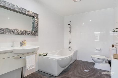 Property photo of 4 Moola Court Broadbeach Waters QLD 4218