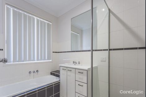 Property photo of 10 Sunrise Crescent Regents Park QLD 4118