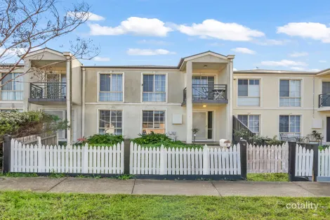 Property photo of 6 Parer Way Roxburgh Park VIC 3064