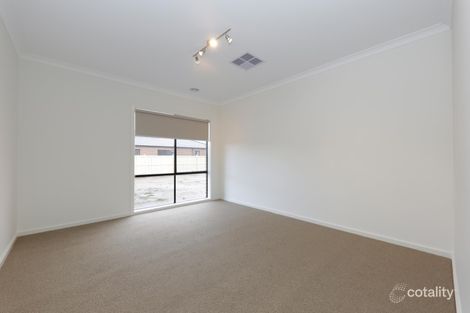 Property photo of 13 Chestnut Avenue Clyde VIC 3978
