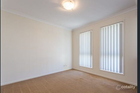 Property photo of 10 Sunrise Crescent Regents Park QLD 4118