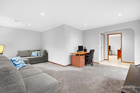 Property photo of 10 Chevalier Crescent Mooroolbark VIC 3138