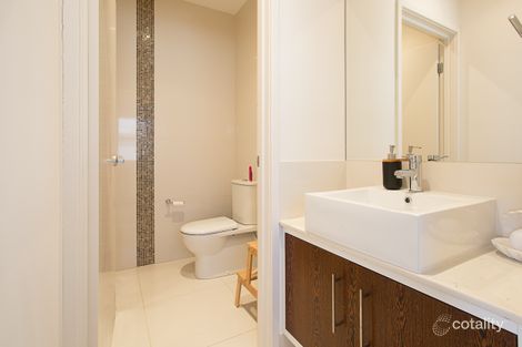 Property photo of 6013B The Boulevarde Benowa QLD 4217