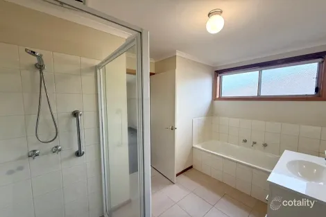 Property photo of 14/6B Hatfield Drive Drouin VIC 3818