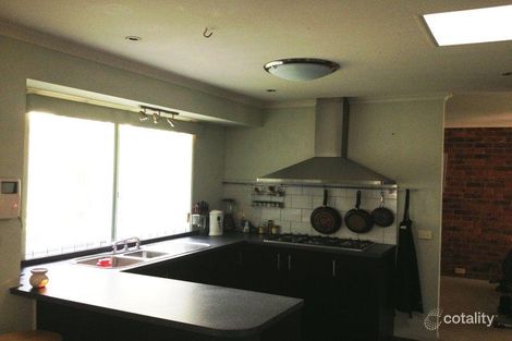Property photo of 1 Nana Walk Narre Warren South VIC 3805