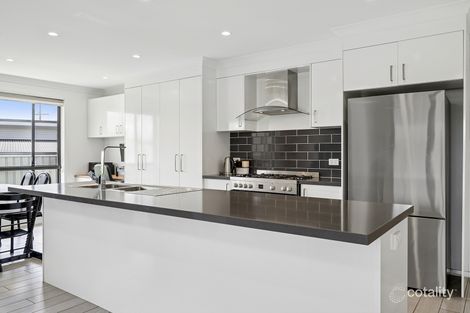 Property photo of 8 Aloe Vera Place Orange NSW 2800