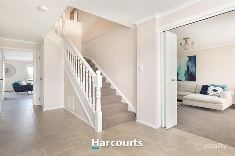Property photo of 4 Ferncroft Court Berwick VIC 3806