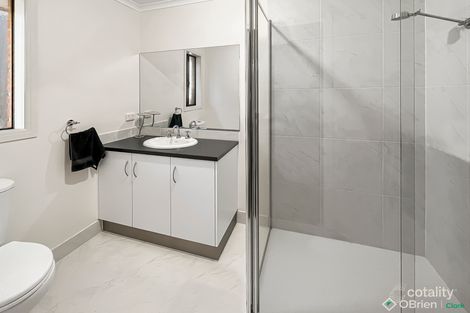 Property photo of 5 Hatfield Drive Drouin VIC 3818