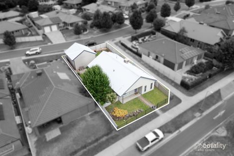 Property photo of 93 Yarralumla Drive Wodonga VIC 3690