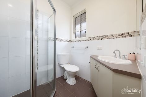 Property photo of 93 Yarralumla Drive Wodonga VIC 3690