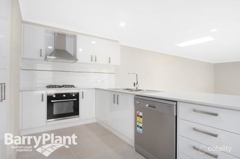 Property photo of 13 Harrison Way Pakenham VIC 3810
