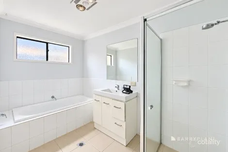 Property photo of 31 Churinga Drive Churchill VIC 3842
