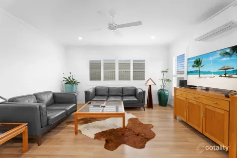 Property photo of 5 Serenity Drive Eli Waters QLD 4655