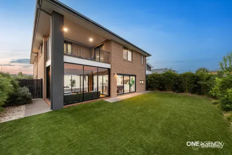 Property photo of 21 Rivington Road Point Cook VIC 3030