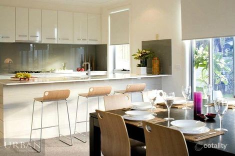 Property photo of 18 Baronia Circuit Castle Hill NSW 2154