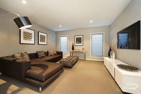 Property photo of 99 Gillwell Road Lalor VIC 3075