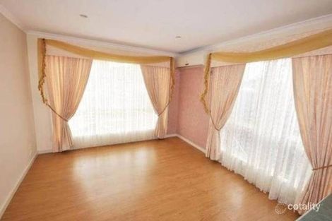 Property photo of 10 Mensa Court Roxburgh Park VIC 3064