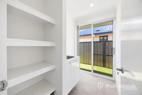 Property photo of 10 Kaolin Lane Australind WA 6233