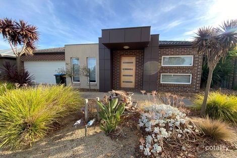 Property photo of 32 Eureka Drive Manor Lakes VIC 3024