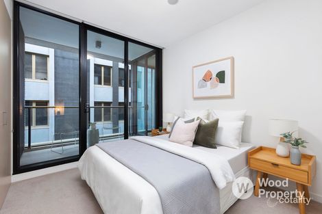 Property photo of 905/70 Queens Road Melbourne VIC 3004
