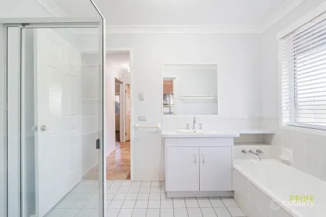 Property photo of 4 Richardson Close Pialba QLD 4655