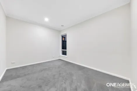 Property photo of 13 Oakham Drive Harkness VIC 3337