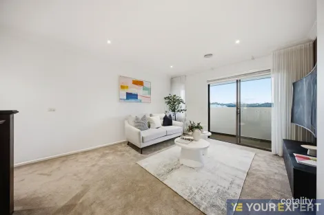 Property photo of 1 Chagall Parade Clyde North VIC 3978