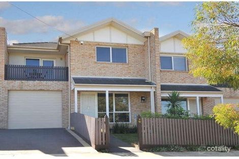 2/10 Pines Gr, Oak Park, VIC 3046