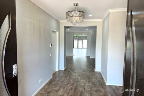 Property photo of 34 Hyde Avenue Clyde North VIC 3978