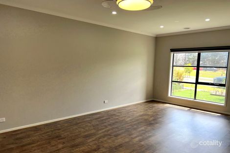 Property photo of 34 Hyde Avenue Clyde North VIC 3978