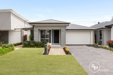 Property photo of 16 Cornforth Crescent Catherine Field NSW 2557