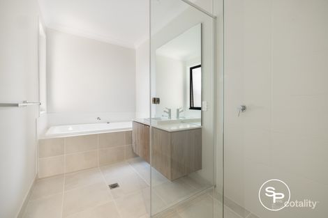 Property photo of 16 Cornforth Crescent Catherine Field NSW 2557