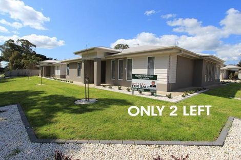 Property photo of 1UNI-4 Craft Street Lake Albert NSW 2650