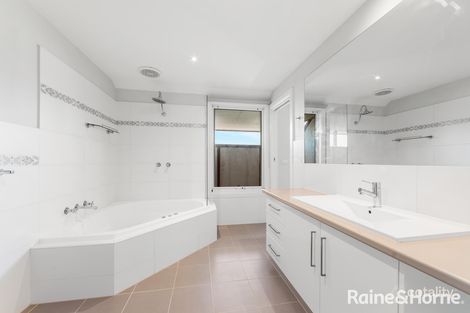 Property photo of 2/78 Perrett Avenue St Albans VIC 3021