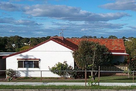 Property photo of 2 Oldham Crescent Hilton WA 6163