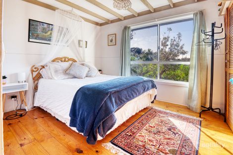 Property photo of 4 Surf Drive Venus Bay VIC 3956