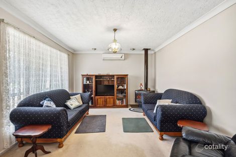 Property photo of 19 Flinders Crescent Hackham SA 5163