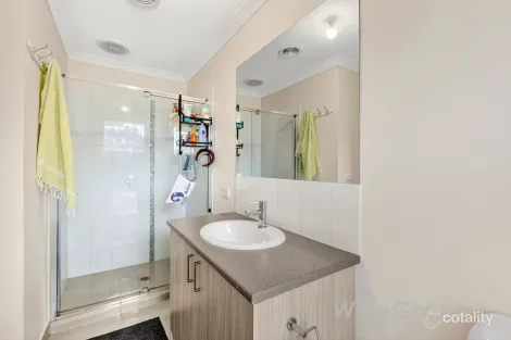 Property photo of 104 Linsell Boulevard Cranbourne East VIC 3977