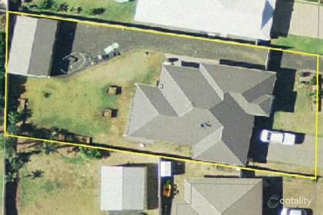 Property photo of 3 Desgrand Street Emerald QLD 4720