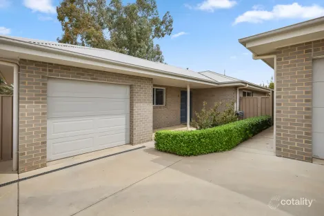 Property photo of 4/4 Kellerman Crescent Boorooma NSW 2650